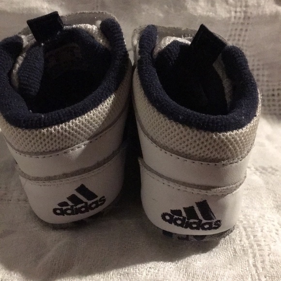 EUC Baby adidas size 2 so cute!!!! - Picture 3 of 5